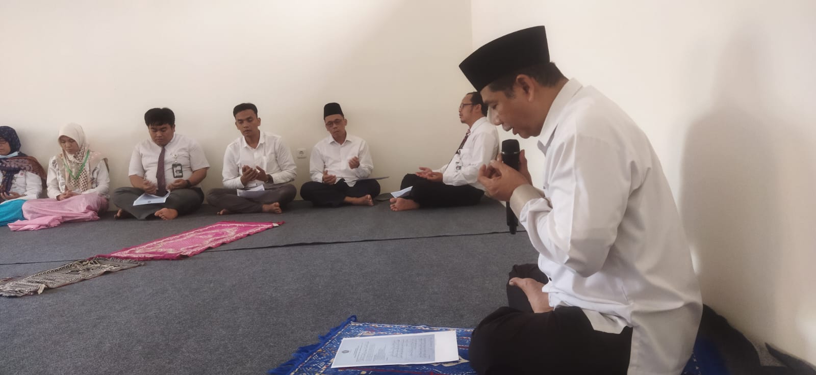 Kesatuan Rohani: Universitas Ma’arif Nahdlatul Ulama Kebumen Mengukuhkan Kehadiran Spiritual dalam Mujahadah Bersama